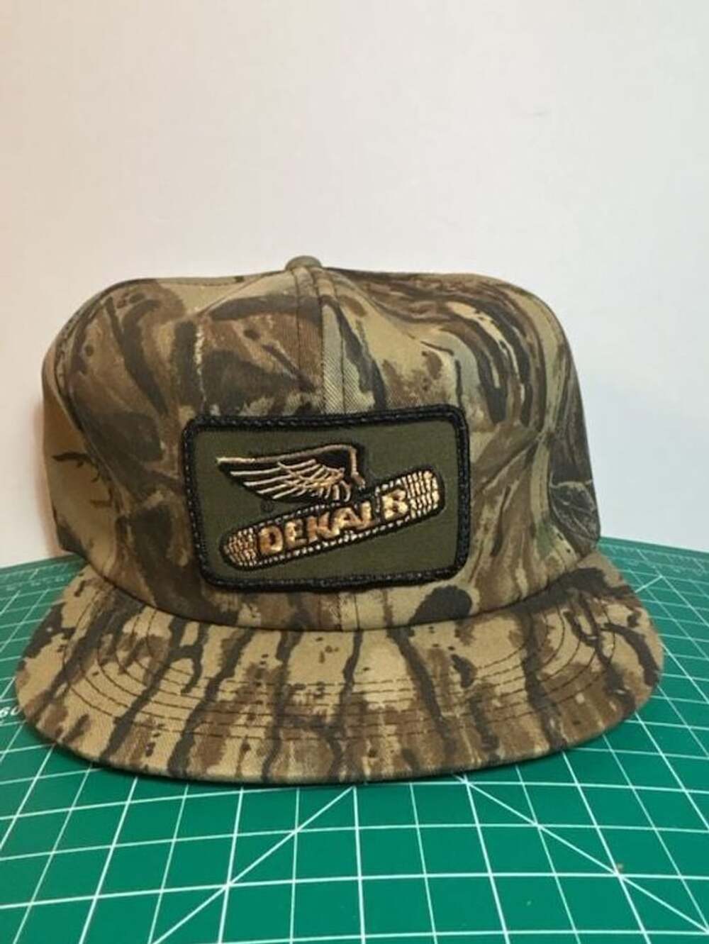 Vintage Dekalb Realtree Camo Snapback Trucker Hat